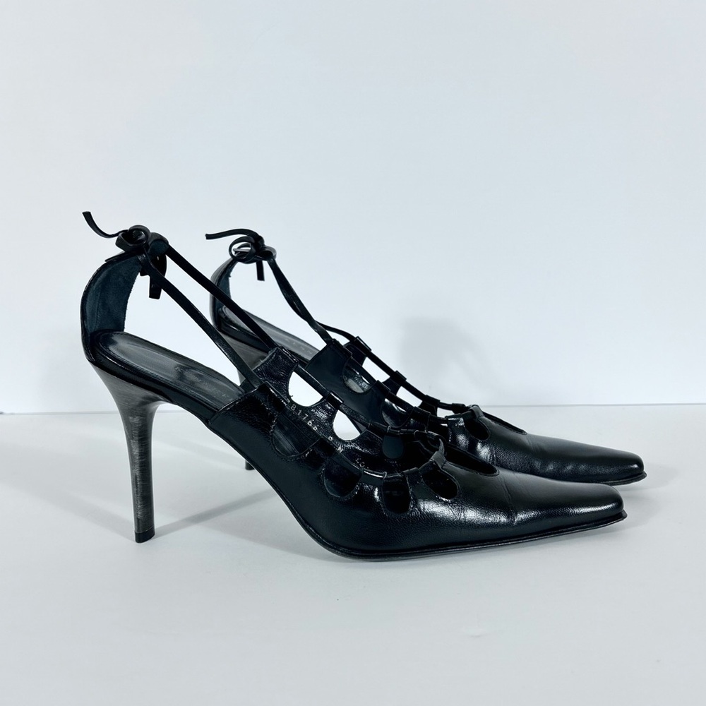Kenneth Cole New York Women's Size 8 Loop It Up Black Leather Cut Out Pumps